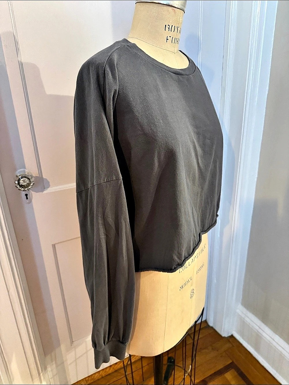 NWOT 100% Cotton ASOS Cropped Long Sleeve Top in Gray Size Medium